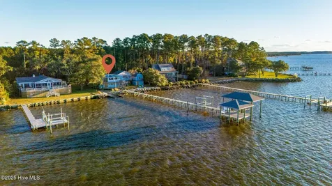 221 Creek Road Beaufort NC 28516