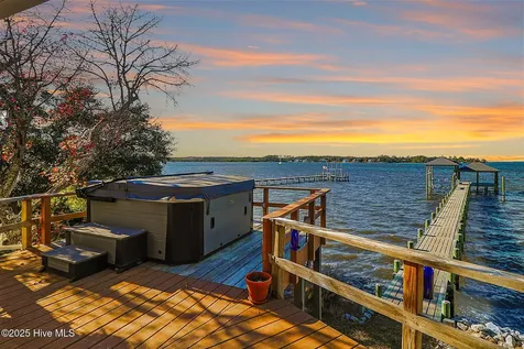 221 Creek Road Beaufort NC 28516