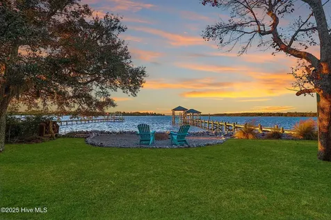 221 Creek Road Beaufort NC 28516