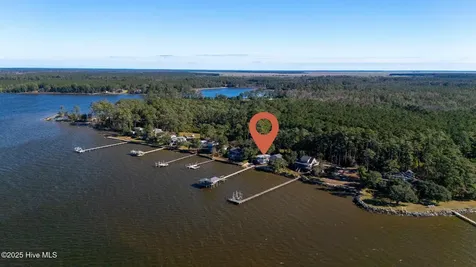 221 Creek Road Beaufort NC 28516