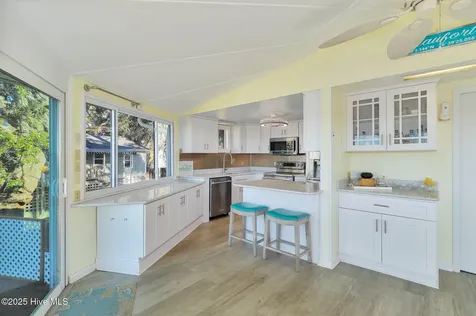 221 Creek Road Beaufort NC 28516