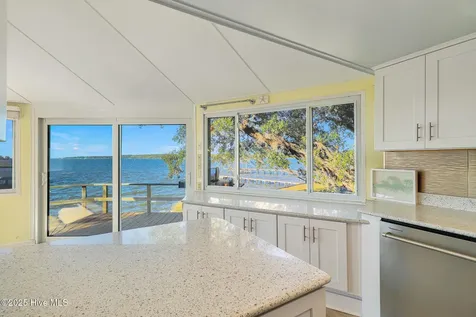221 Creek Road Beaufort NC 28516