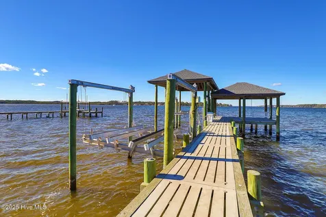 221 Creek Road Beaufort NC 28516