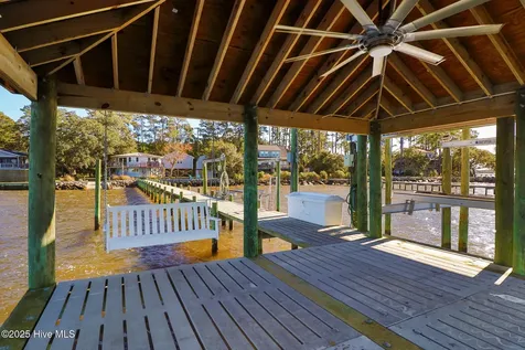 221 Creek Road Beaufort NC 28516