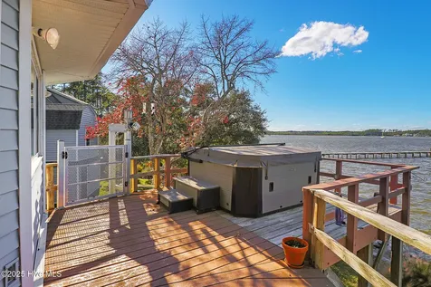 221 Creek Road Beaufort NC 28516
