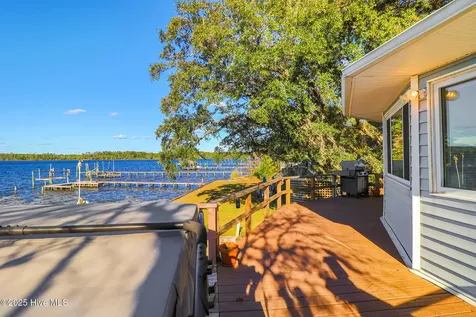 221 Creek Road Beaufort NC 28516