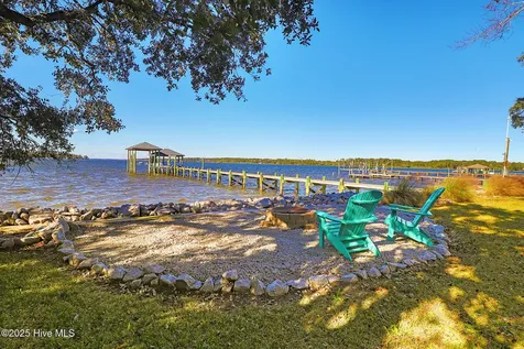221 Creek Road Beaufort NC 28516