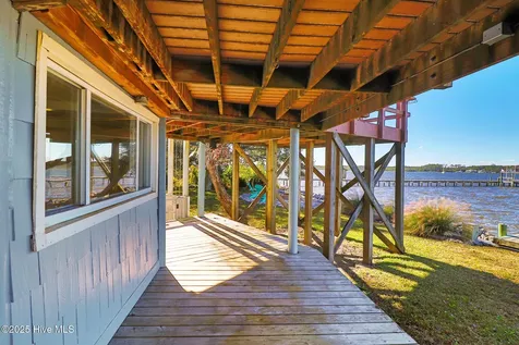 221 Creek Road Beaufort NC 28516