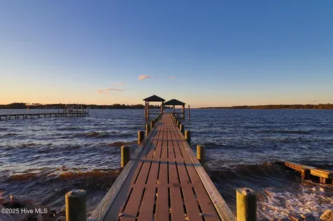 221 Creek Road Beaufort NC 28516