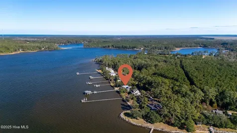 221 Creek Road Beaufort NC 28516