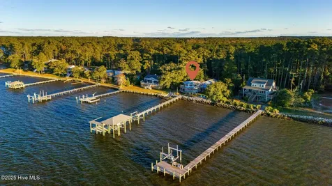 221 Creek Road Beaufort NC 28516