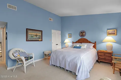 545 Salter Path Road Pine Knoll Shores NC 28512