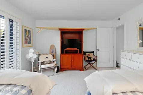 545 Salter Path Road Pine Knoll Shores NC 28512