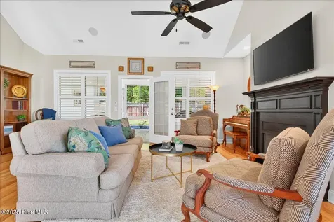 4173 Cambridge Cove Circle SE Southport NC 28461