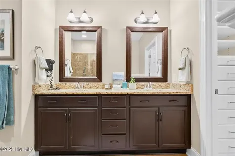4173 Cambridge Cove Circle SE Southport NC 28461