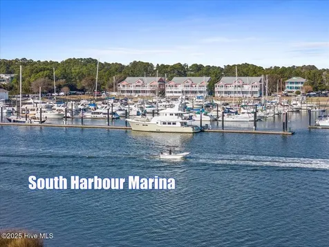 4173 Cambridge Cove Circle SE Southport NC 28461