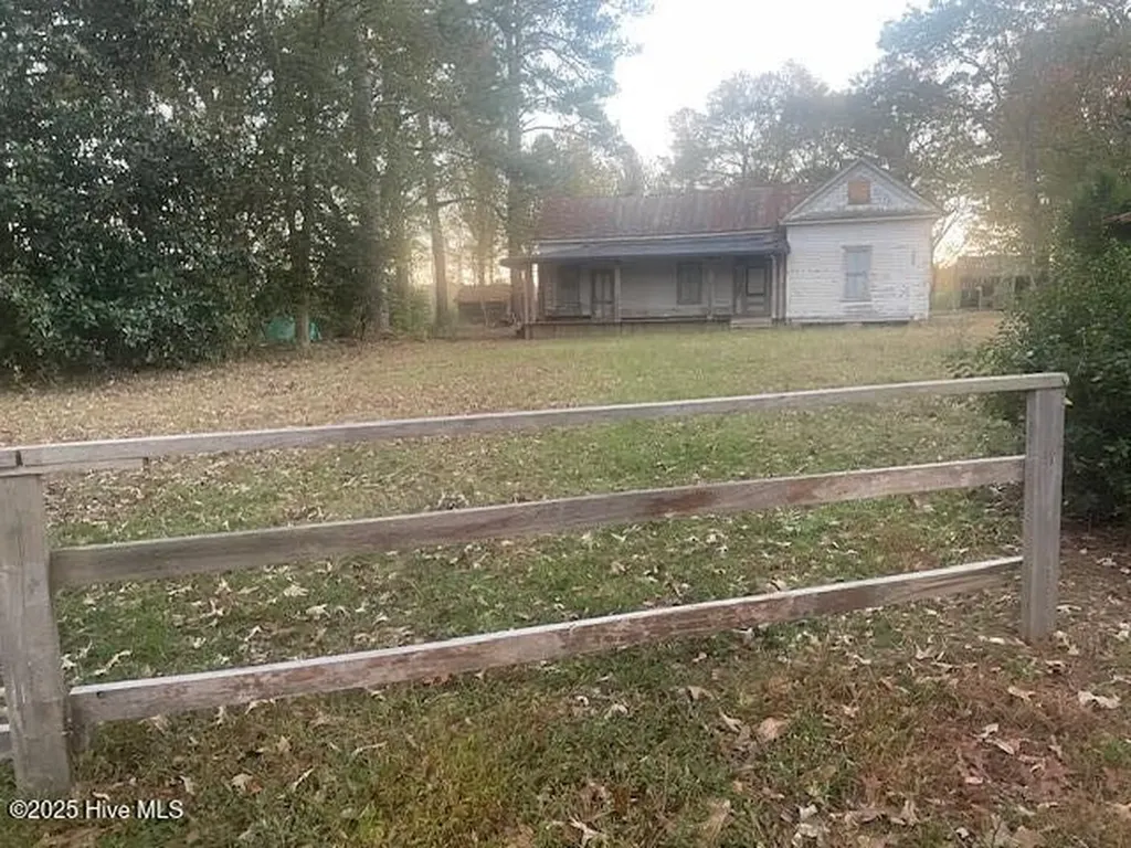 1890 Oneal Road Whitakers NC 27891