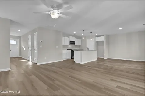 34 E Pioneer Way Hampstead NC 28443