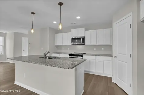 34 E Pioneer Way Hampstead NC 28443