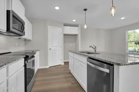34 E Pioneer Way Hampstead NC 28443