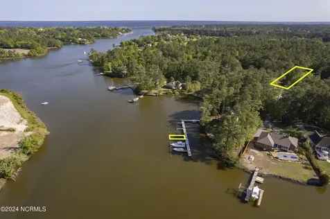 109 Spinnaker Point Road N Oriental NC 28571