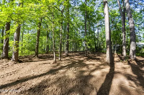 109 Spinnaker Point Road N Oriental NC 28571