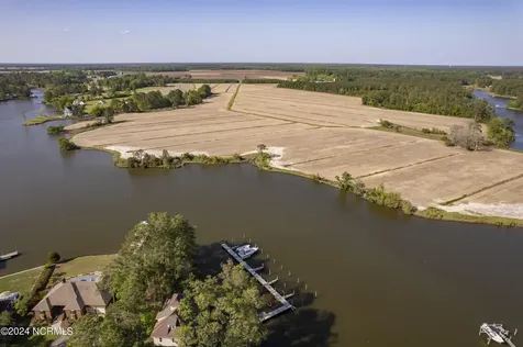 109 Spinnaker Point Road N Oriental NC 28571