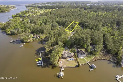 109 Spinnaker Point Road N Oriental NC 28571