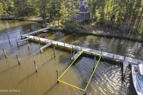 109 Spinnaker Point Road N Oriental NC 28571