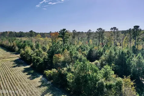 0 Near 4294 James B Wh Whiteville NC 28472