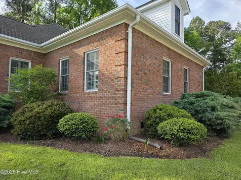 219 Drake Landing New Bern NC 28560