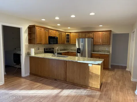 102 Chestnut Court Pine Knoll Shores NC 28512