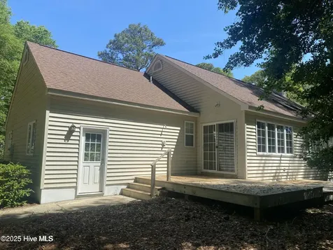 102 Chestnut Court Pine Knoll Shores NC 28512