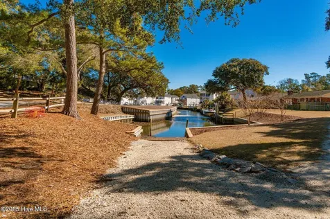 102 Chestnut Court Pine Knoll Shores NC 28512