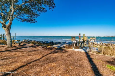 102 Chestnut Court Pine Knoll Shores NC 28512
