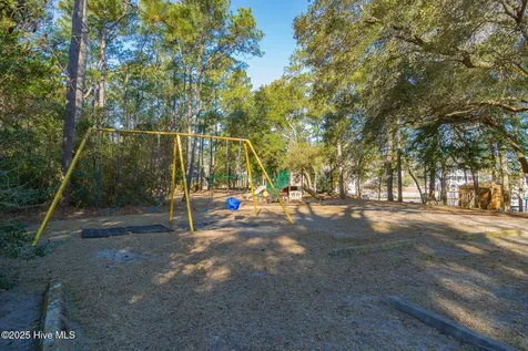 102 Chestnut Court Pine Knoll Shores NC 28512