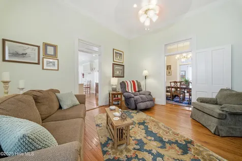 103 S Moseley Street Edenton NC 27932