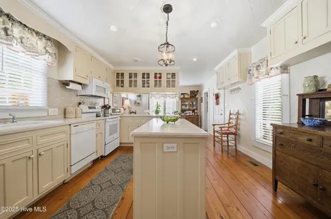 103 S Moseley Street Edenton NC 27932