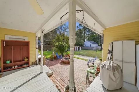 103 S Moseley Street Edenton NC 27932