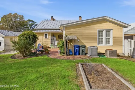 103 S Moseley Street Edenton NC 27932