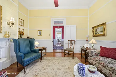 103 S Moseley Street Edenton NC 27932