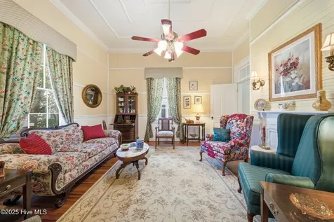 103 S Moseley Street Edenton NC 27932