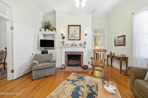 103 S Moseley Street Edenton NC 27932