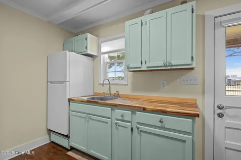 3413 Taylor Street Morehead City NC 28557