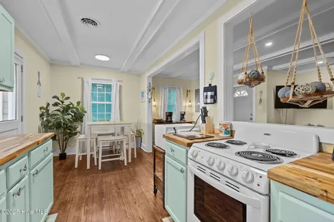 3413 Taylor Street Morehead City NC 28557