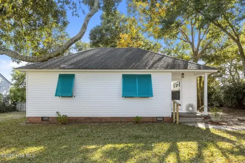 3413 Taylor Street Morehead City NC 28557