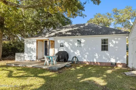 3413 Taylor Street Morehead City NC 28557