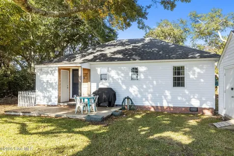 3413 Taylor Street Morehead City NC 28557