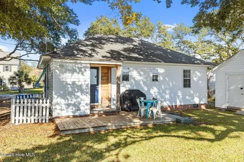 3413 Taylor Street Morehead City NC 28557
