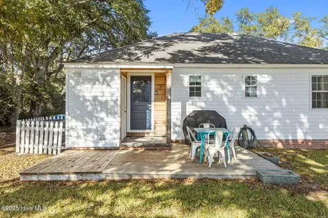 3413 Taylor Street Morehead City NC 28557